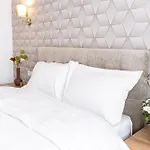 Feel The Paris With C&a - By Openhouse