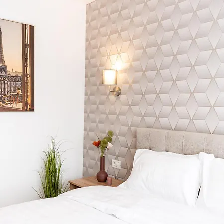 Feel The Paris With C&a - By Openhouse *