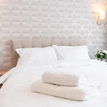 Apartment Feel The Paris With C&a - By Openhouse *