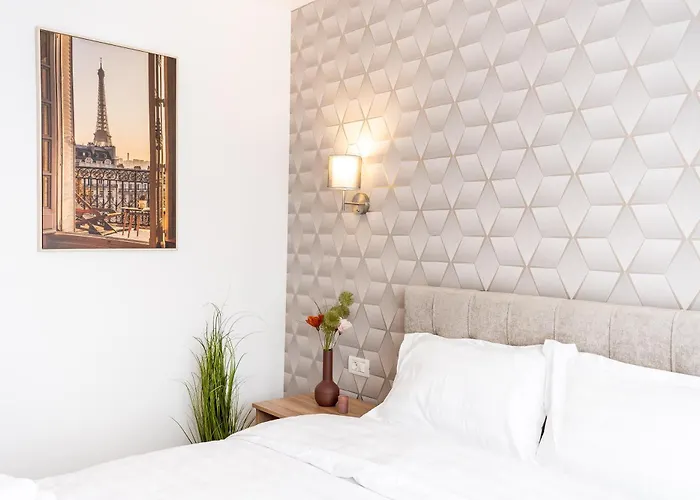 Feel The Paris With C&a - By Openhouse *