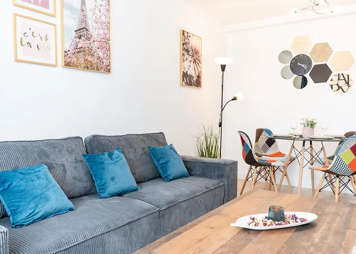 Feel The Paris With C&a - By Openhouse