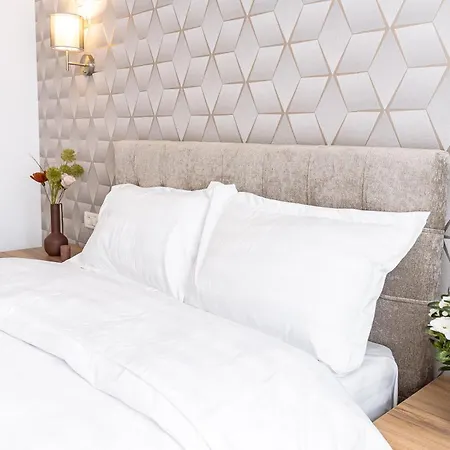 Feel The Paris With C&a - By Openhouse